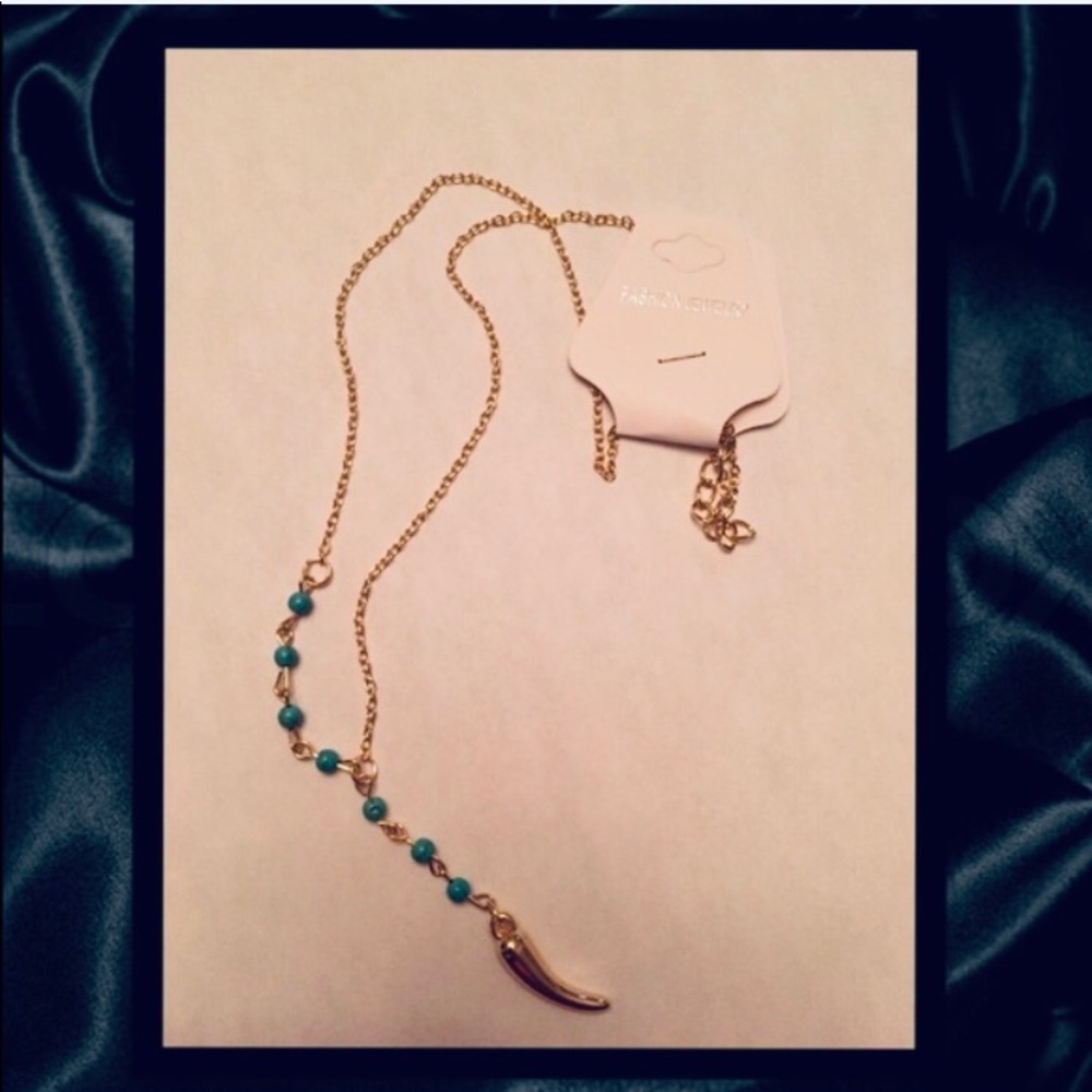 🌟New Gold Horn Necklace🌟 - Picture 4 of 4
